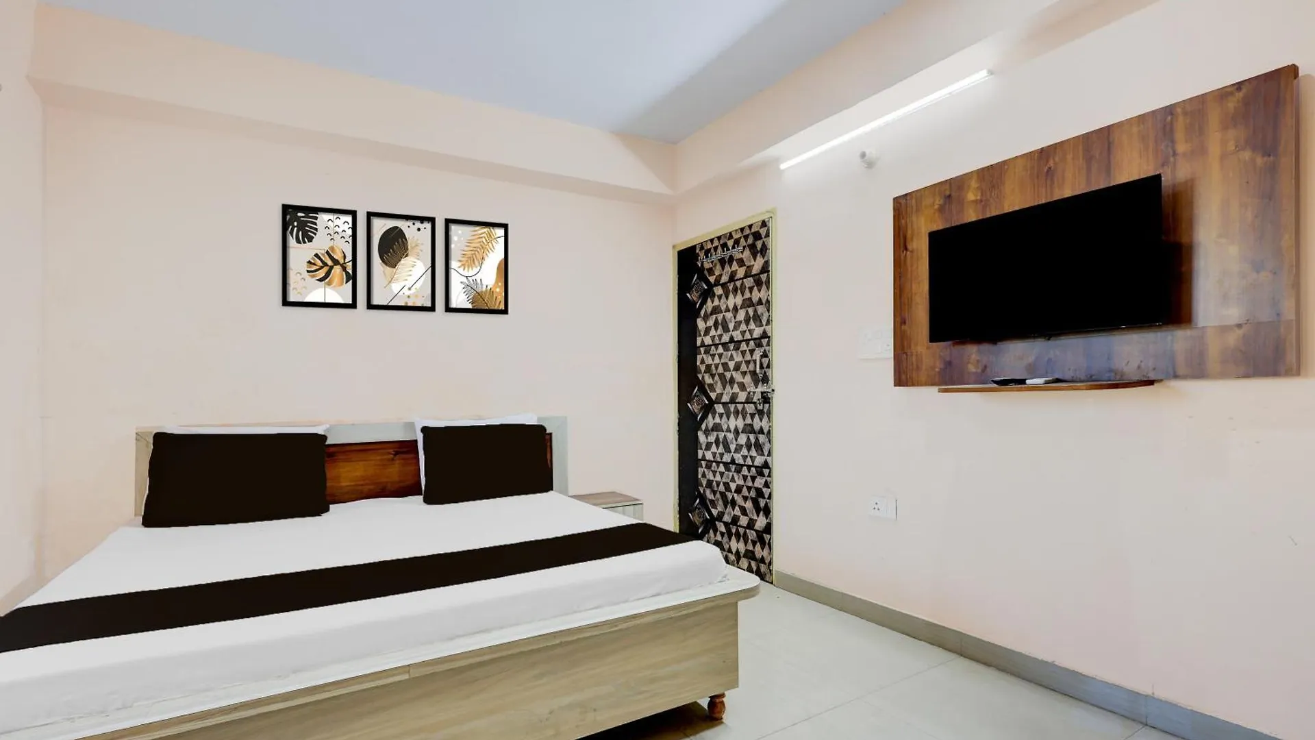 Hotel O Radhe Hotel Gurgaon