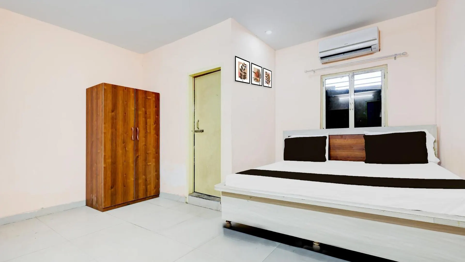 ***  Hotel O Radhe Hotel Gurgaon India