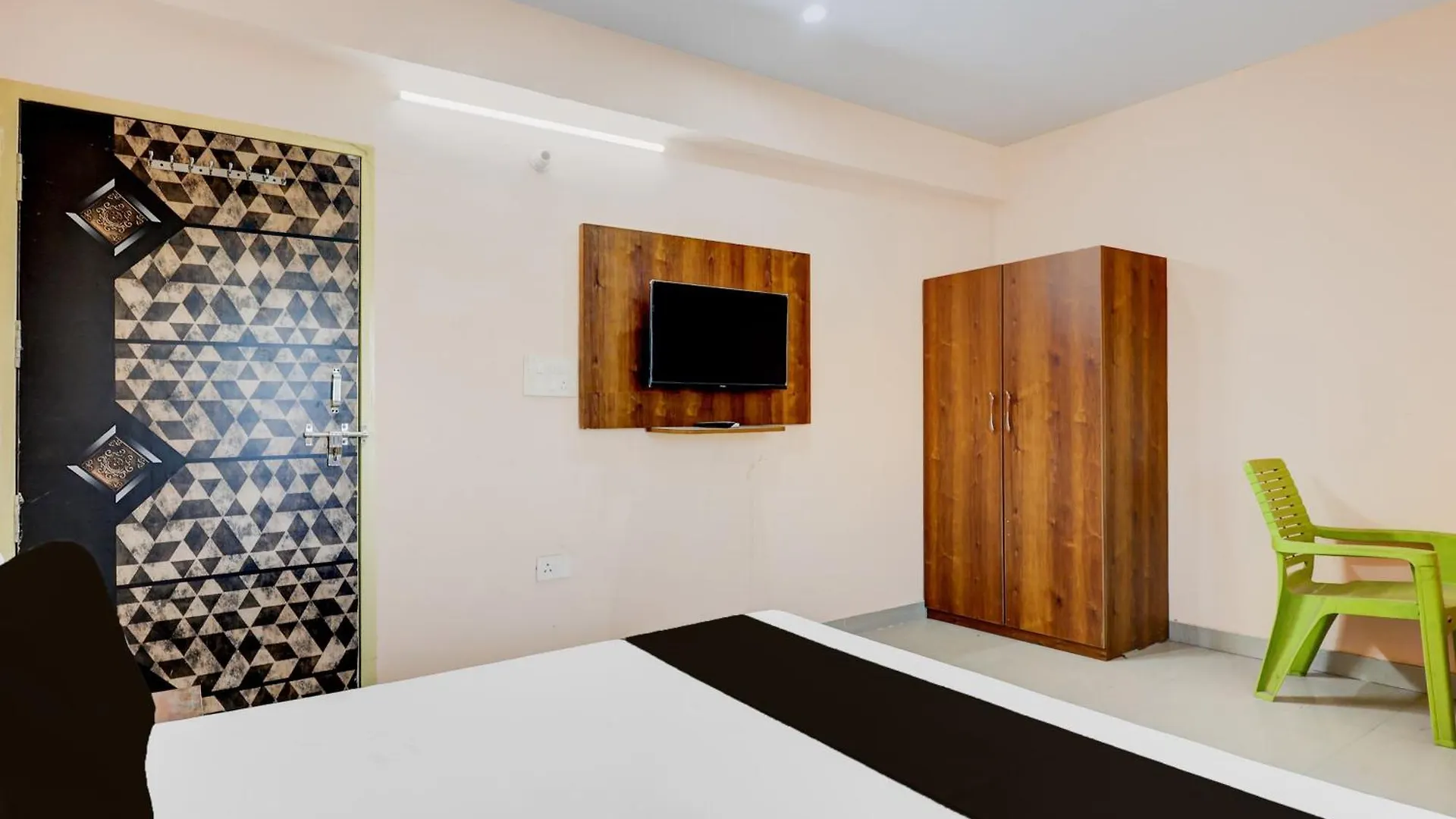 Hotel O Radhe Hotel Gurgaon 3*,