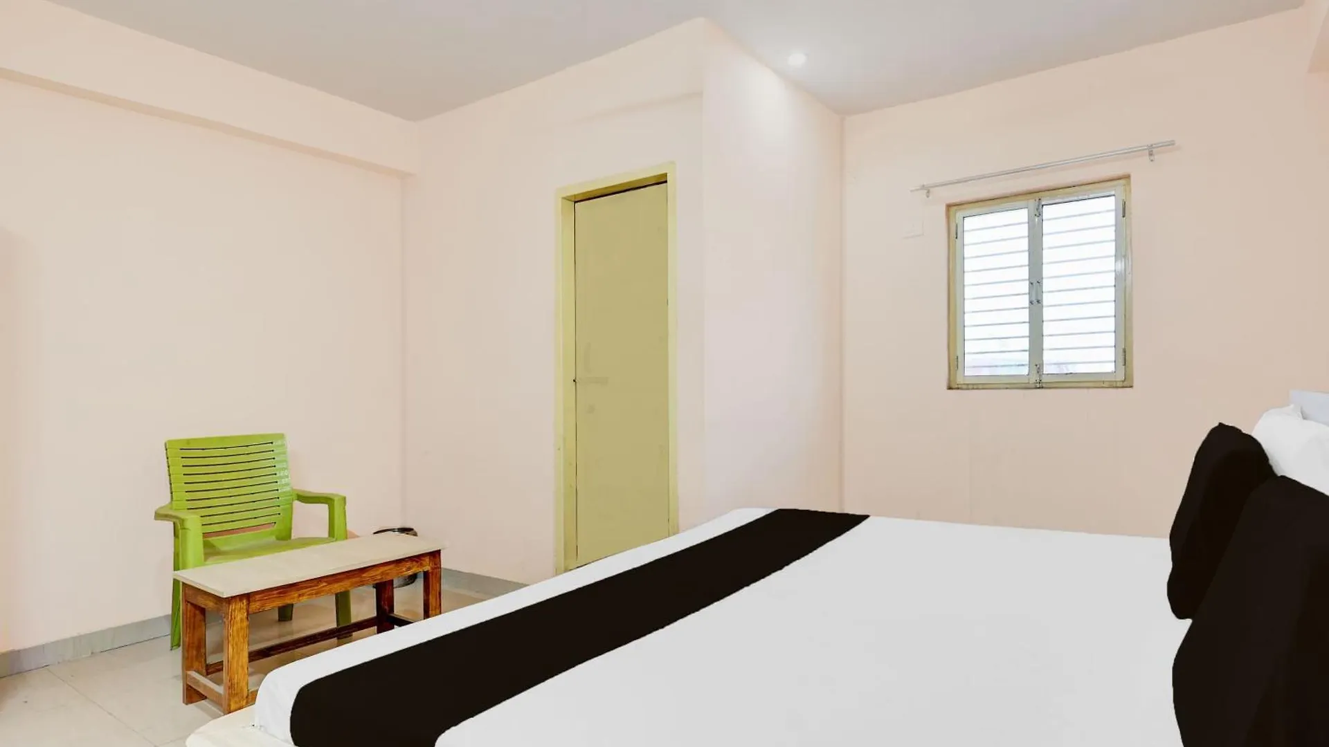 Hotel O Radhe Hotel Gurgaon