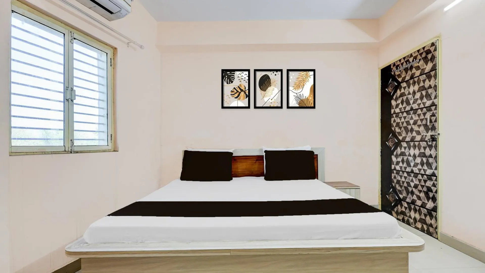 Hotel O Radhe Hotel Gurgaon India