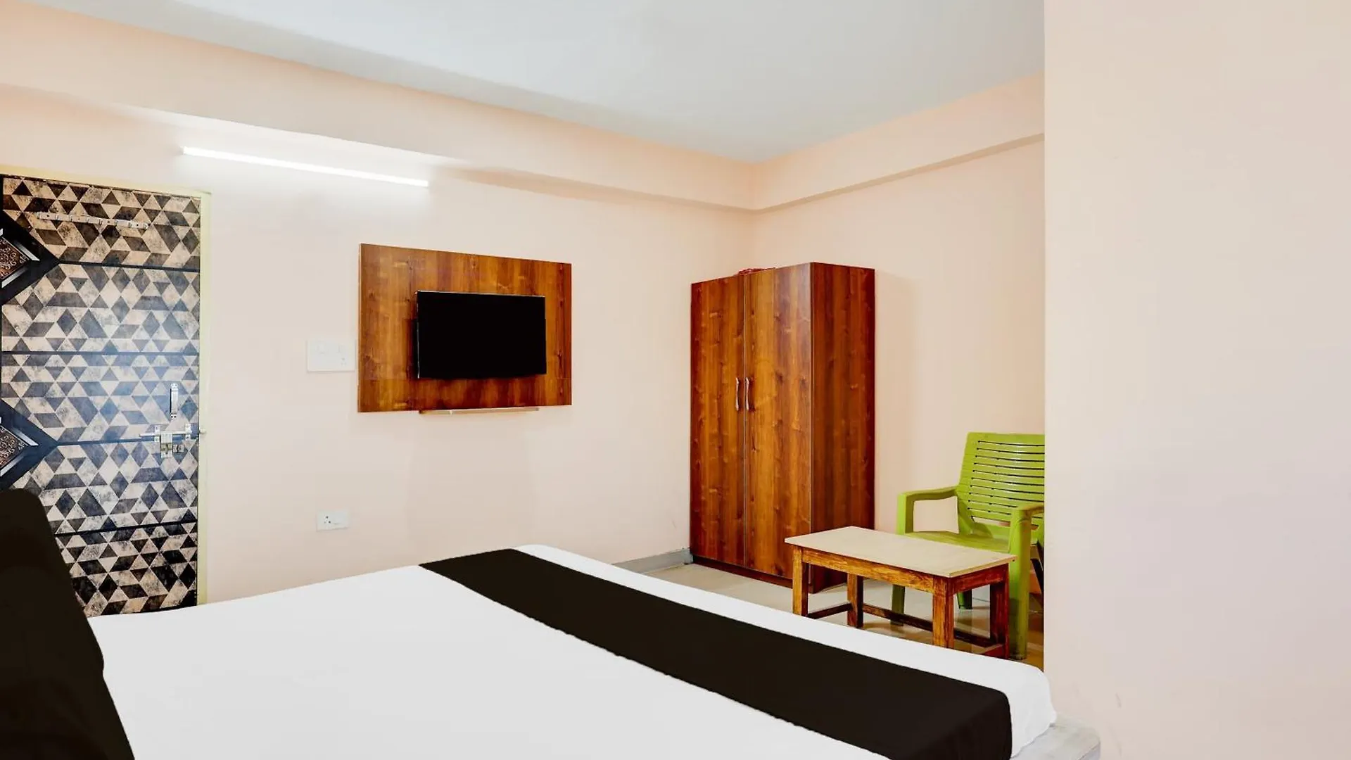 Hotel O Radhe Hotel Gurgaon India